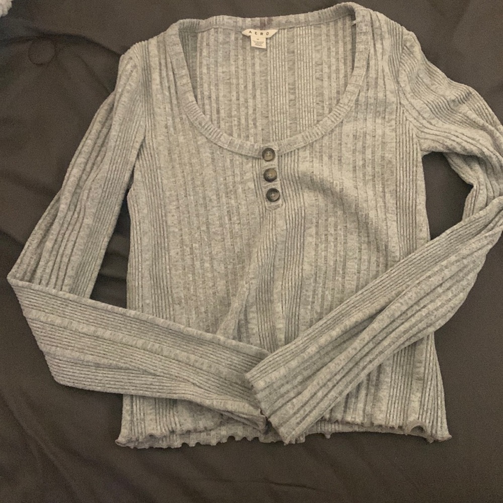 long-sleeves crop top